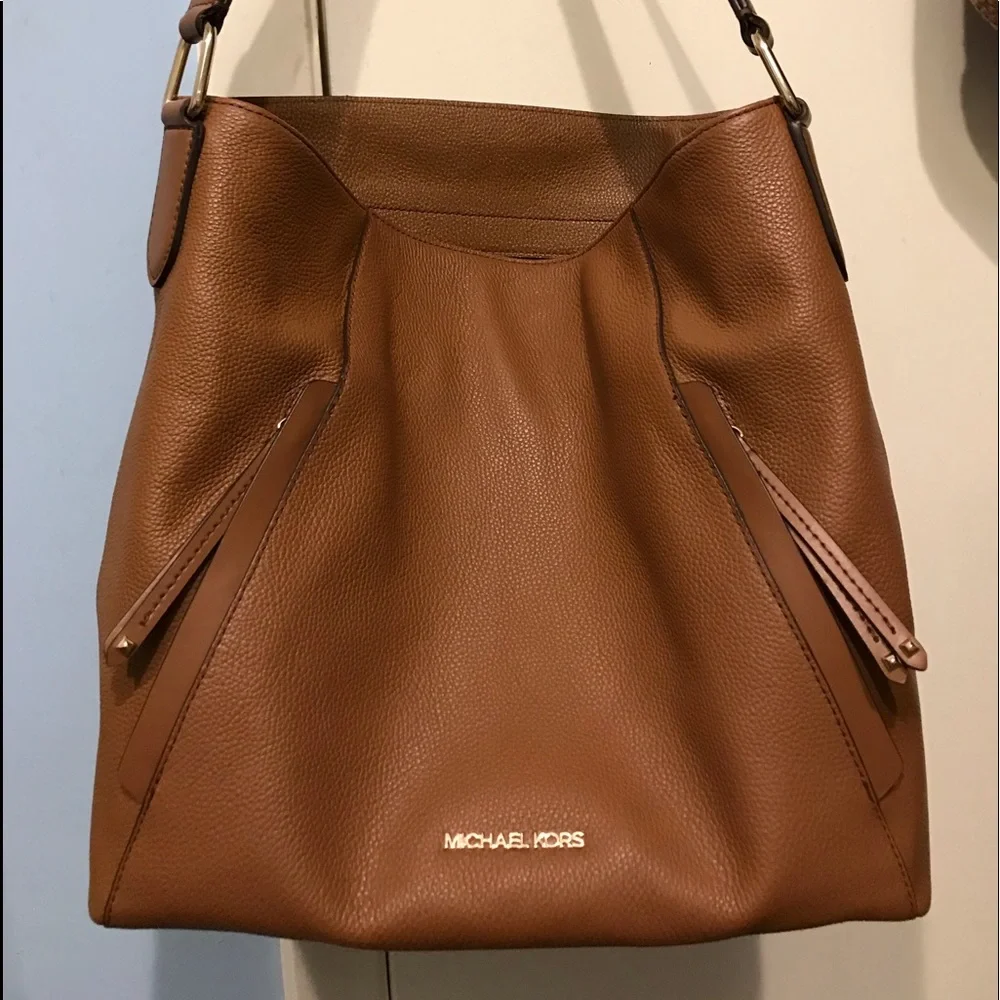 Michael Kors Brown Leather Evie Bag